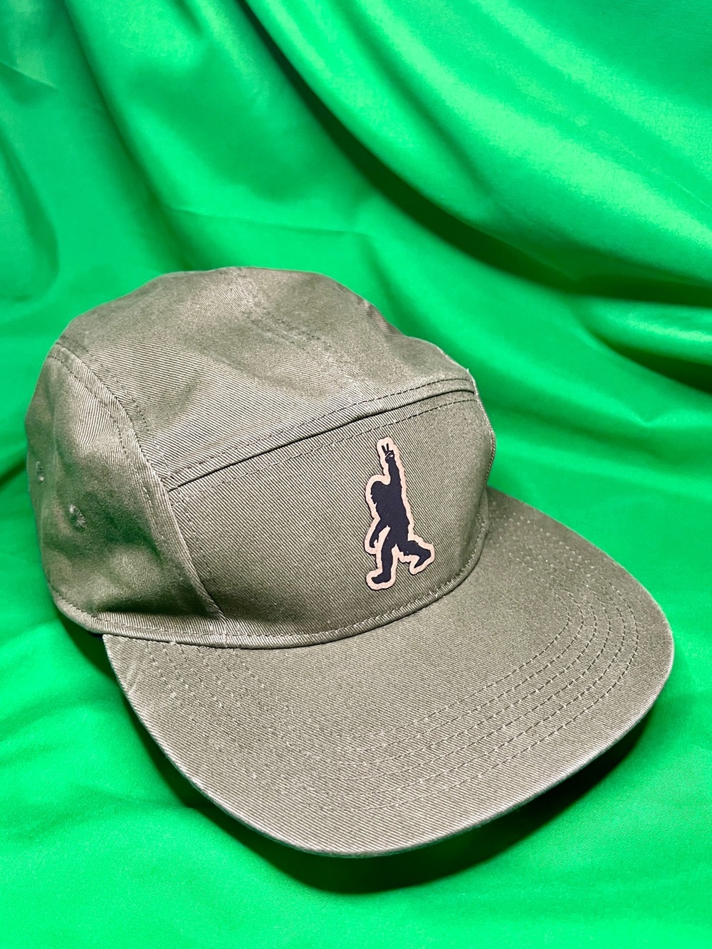 Olive Green Five-Panel hat with big foot Patch outdoor cap 🧢👹✌🏻